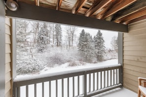 Condo, 3 Bedrooms | Property grounds