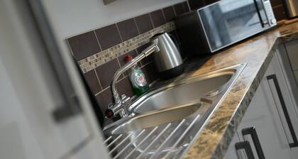 Charming 1-bed & Balcony Flat in Merthyr Tydfil