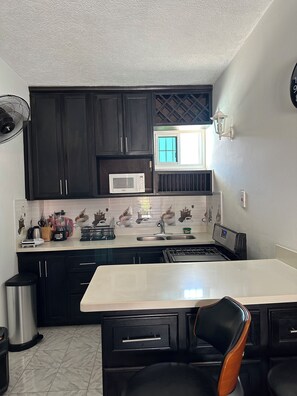 Private kitchen - Remarkable 1-bed Apartment in Montego Bay (Montego Bay)