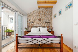 2 bedrooms, free cribs/infant beds, bed sheets - Villa Jelić (Nin)