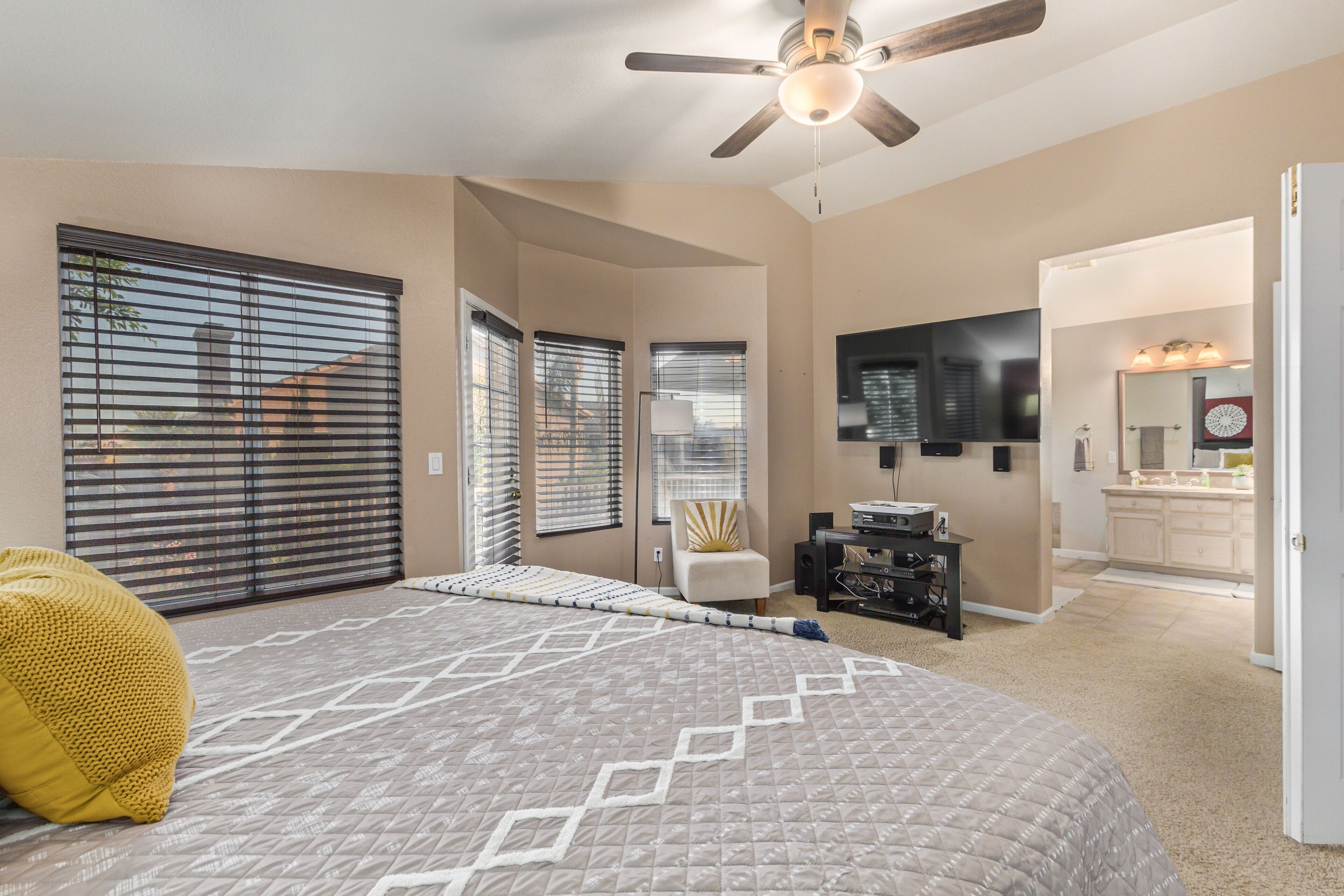 47th Ahwatukee Phoenix 4 Bedroom Home by Redawning