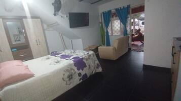1 bedroom, free WiFi, bed sheets