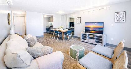 Hartford Home w/ Skyline Views near Bushnell Park!