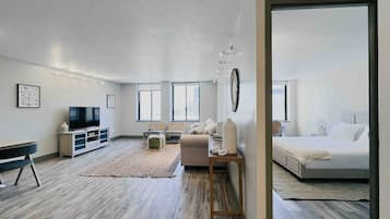 1 habitación, tabla de planchar con plancha, wifi gratis y ropa de cama