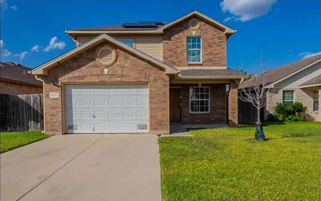 House near UTSA, 15 min from Six Flags, Seaworld, Ft. Sam and Lackland AF Base.