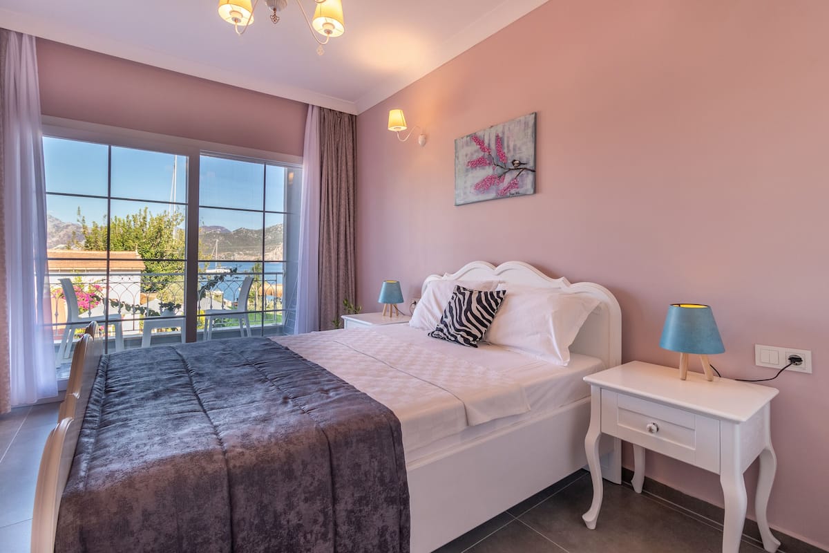 Standard Double Room | Free WiFi, bed sheets