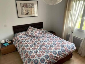 3 bedrooms, free WiFi, bed sheets