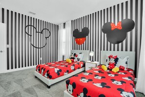 5 habitaciones, tabla de planchar con plancha, wifi y ropa de cama 