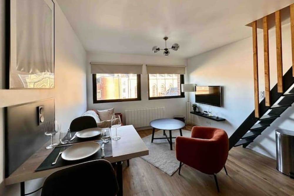 Duthoit Street Apartment