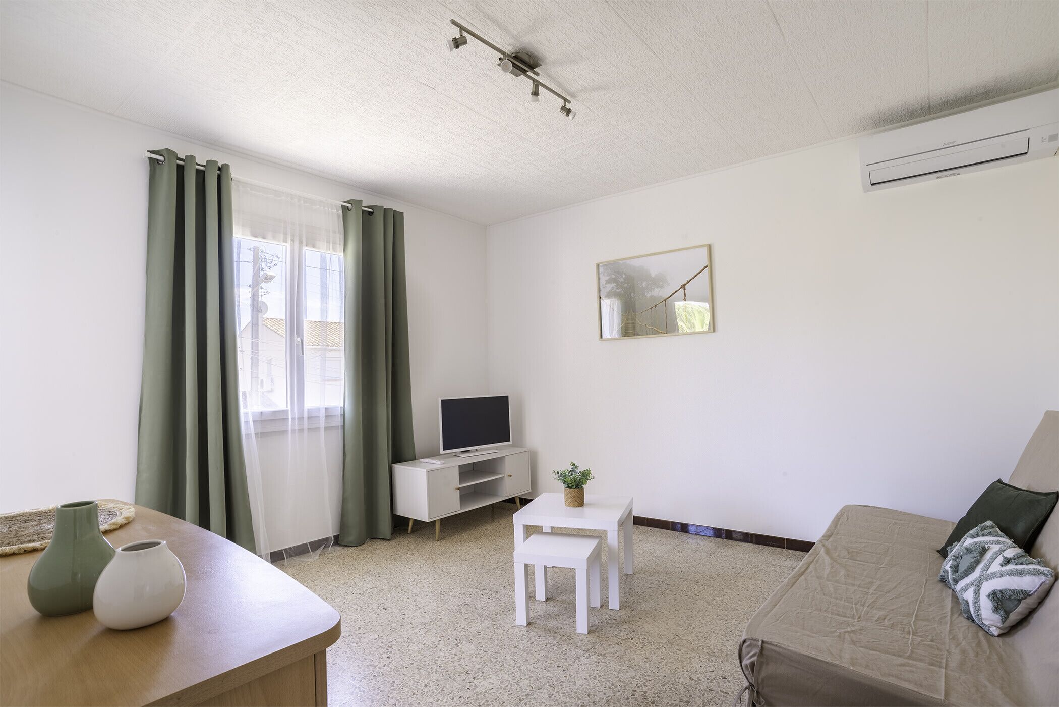 Charming apartment with balcony, in Hyères