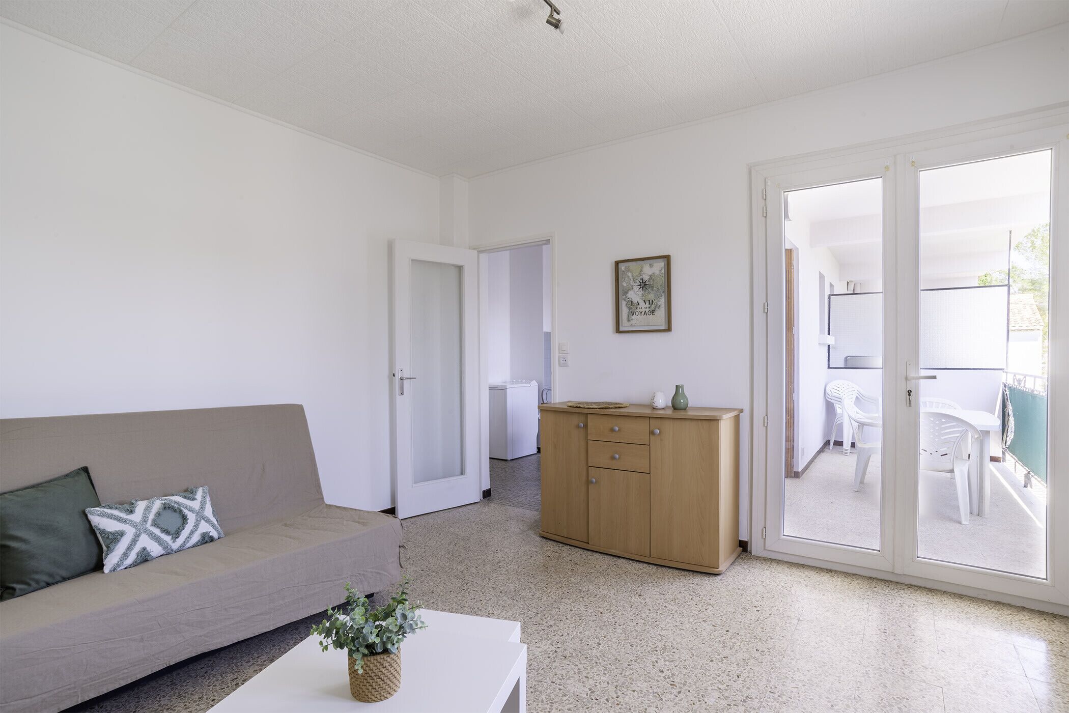 Charming apartment with balcony, in Hyères
