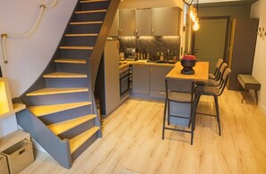 Fridge, microwave, oven, coffee/tea maker