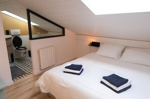 2 bedrooms, WiFi, bed sheets