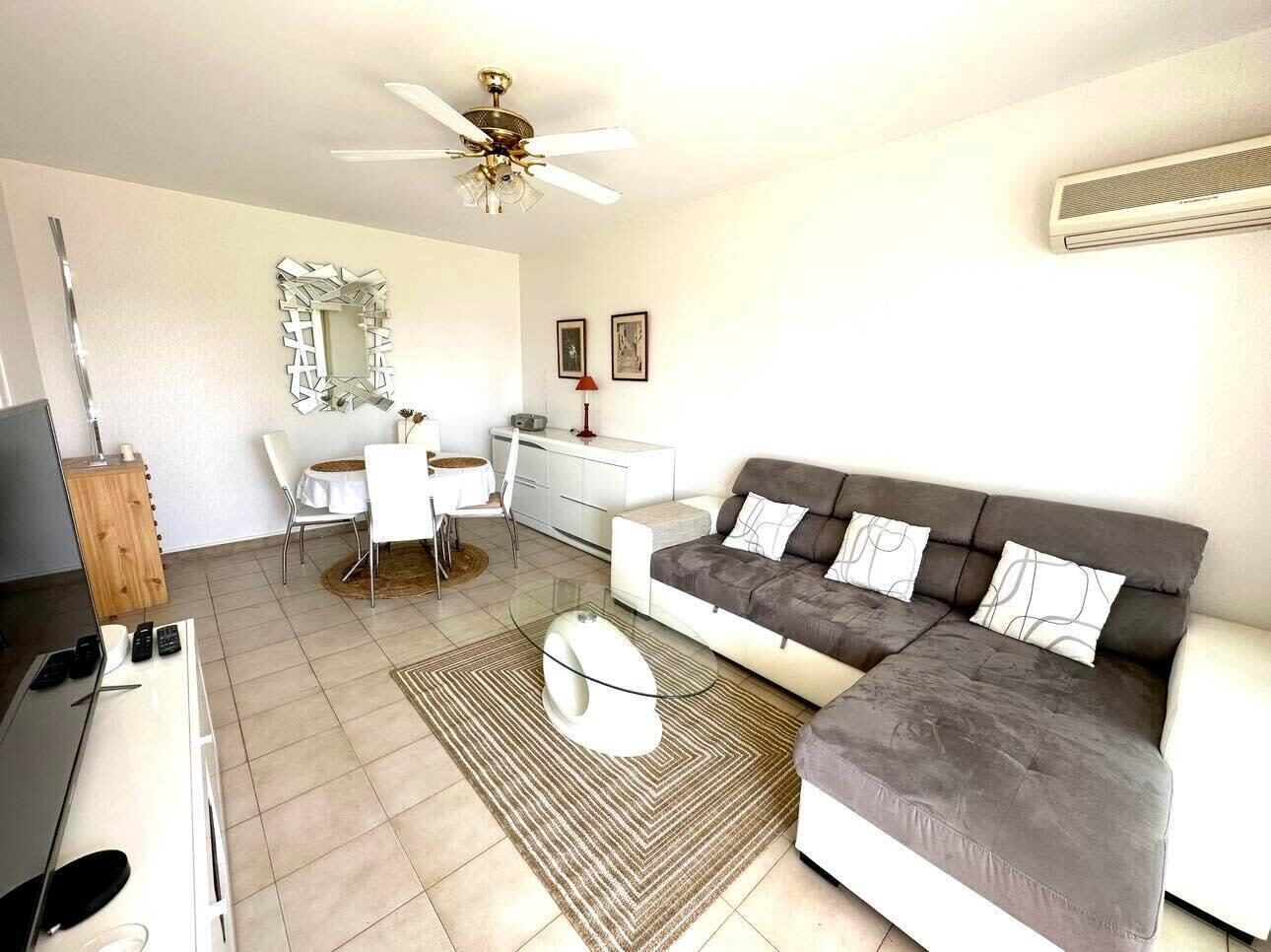 Spacious and bright cocoon with terrace in Ajaccio