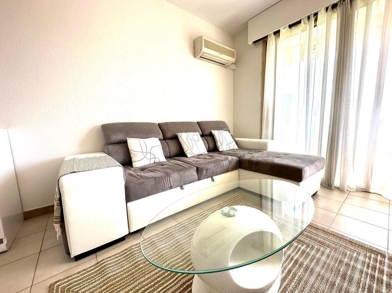 Spacious and bright cocoon with terrace in Ajaccio