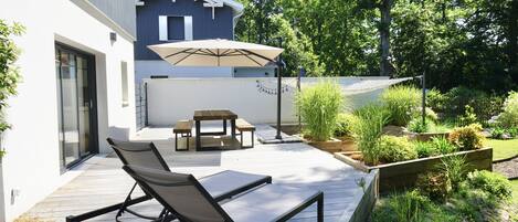 屋外ダイニングエリア