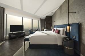 Collection Room | Premium bedding, minibar, in-room safe, blackout curtains - SO/ Uptown Dubai (Dubai)