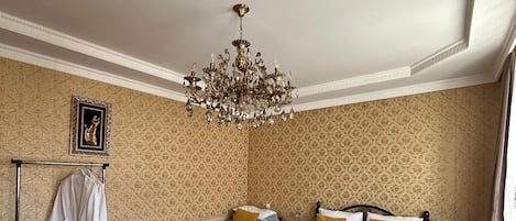 Articles de toilette gratuits, chaussons, serviettes fournies