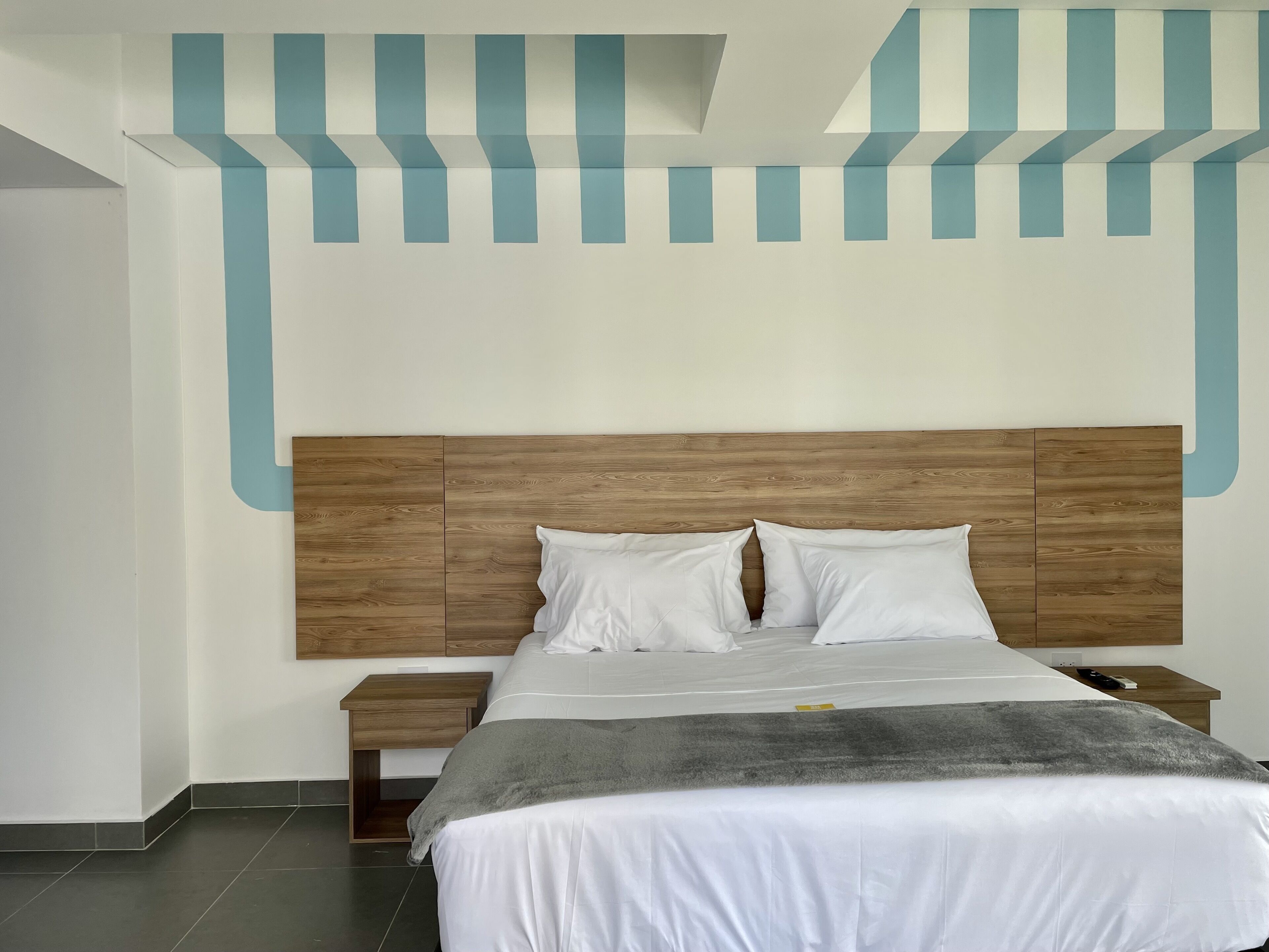Free WiFi, bed sheets