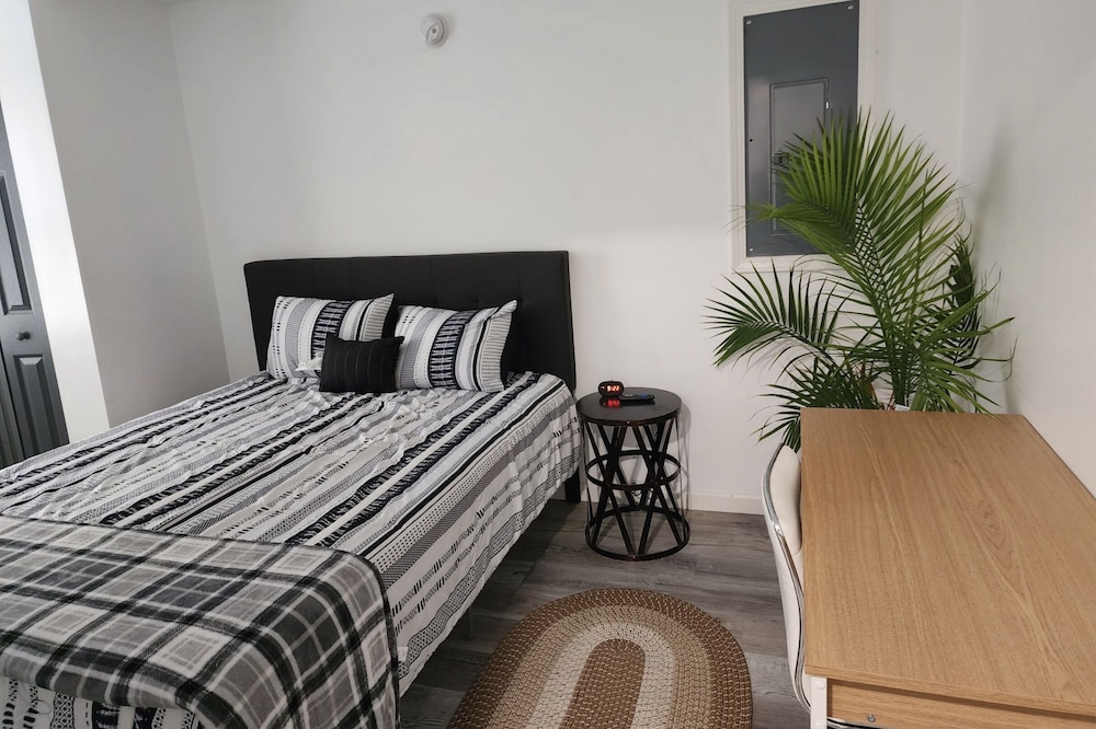 The Flat on Main