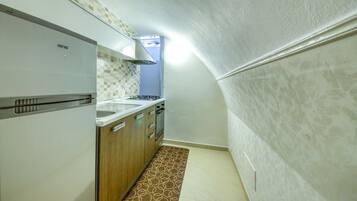 Réfrigérateur, four, cafetiÚre/bouilloire, bouilloire électrique