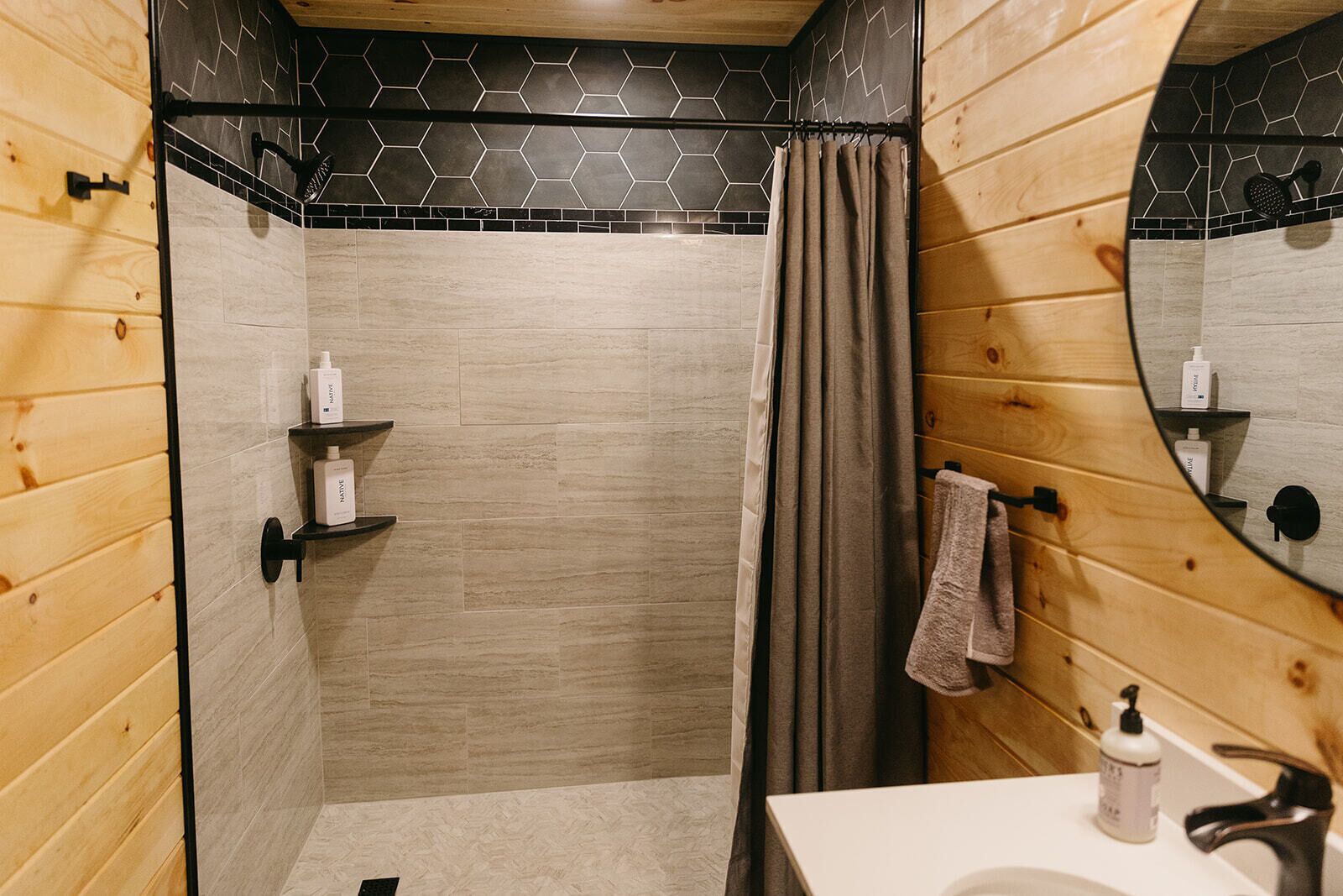 "The Pemberton" - Modern Spacious Stay RRG - Slade