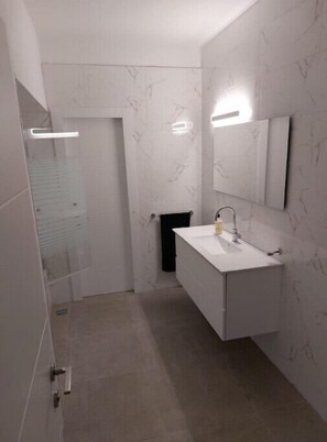 Shower - On the beach beautiful apartment (Netanya)