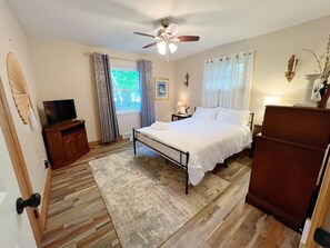 2 chambres, fer et planche à repasser, lit parapluie, Wi-Fi gratuit