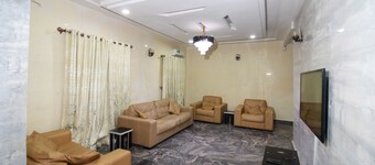 LUXURY HOME 4Bedroom Secured