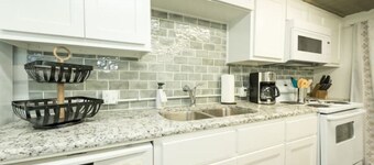 Downtown Hideaway on trendy Denton square