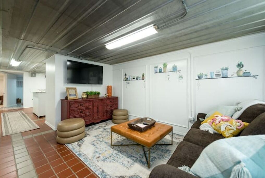 Downtown Hideaway on trendy Denton square