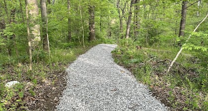 Beautifully remodeled duplex near the ark encounter. This listing is for 1 side.
