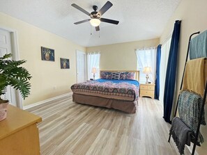 4 Schlafzimmer, Bügeleisen/Bügelbrett, WLAN, Bettwäsche