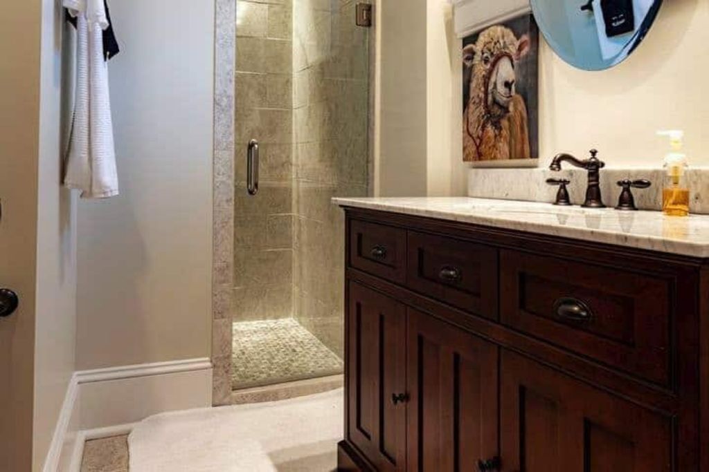 The Railhouse Loft. Central Downtown Location