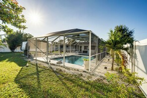 Pool - 4 Mi to Siesta Key Beach: Sunny Home w/ Hot Tub! (Sarasota)