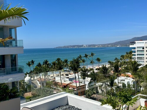 Modern 2BR Golden Zone | Top Floor | Ocean View