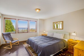 4 soverom, strykejern/-brett, reiseseng for barn og wi-fi