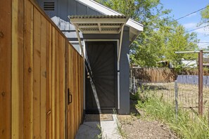 Property grounds - Cowboy Cottage|Dog-Friendly|Prescott AZ|Sleeps 3 (Prescott)