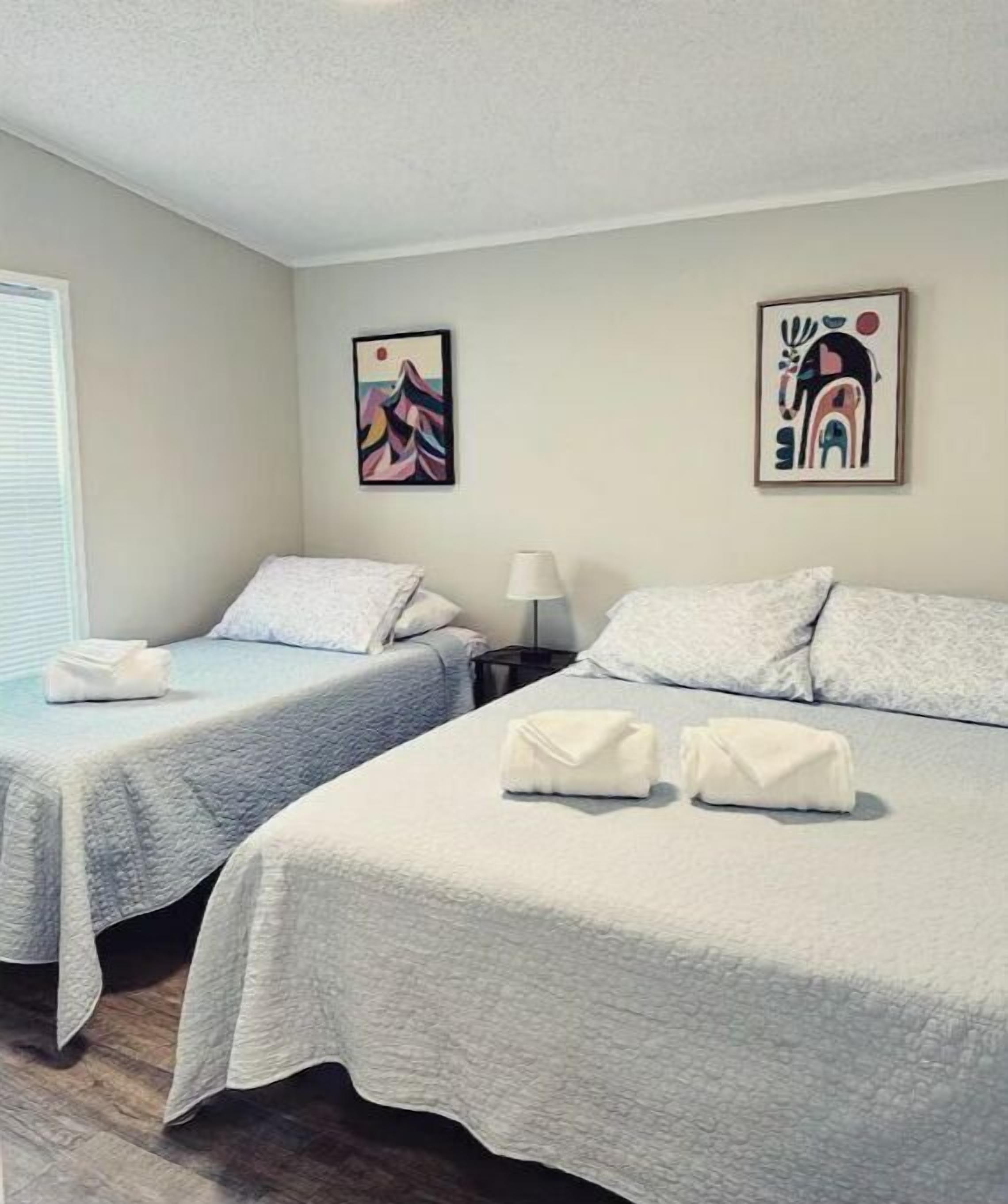 4 BDRM Lake Ranch Sleeps 10 in the Heart of GOTL