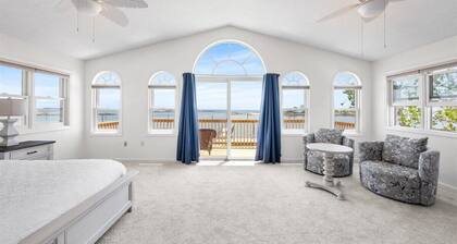 Seaside Serenity: 4BR Waterfront Gem in Branford – 5-Star Rated!