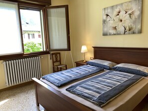 2 habitaciones, escritorio, cuna de viaje y wifi gratis 