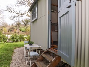 Cottage | Interior - Godrevy Shepherds Hut (Hayle)