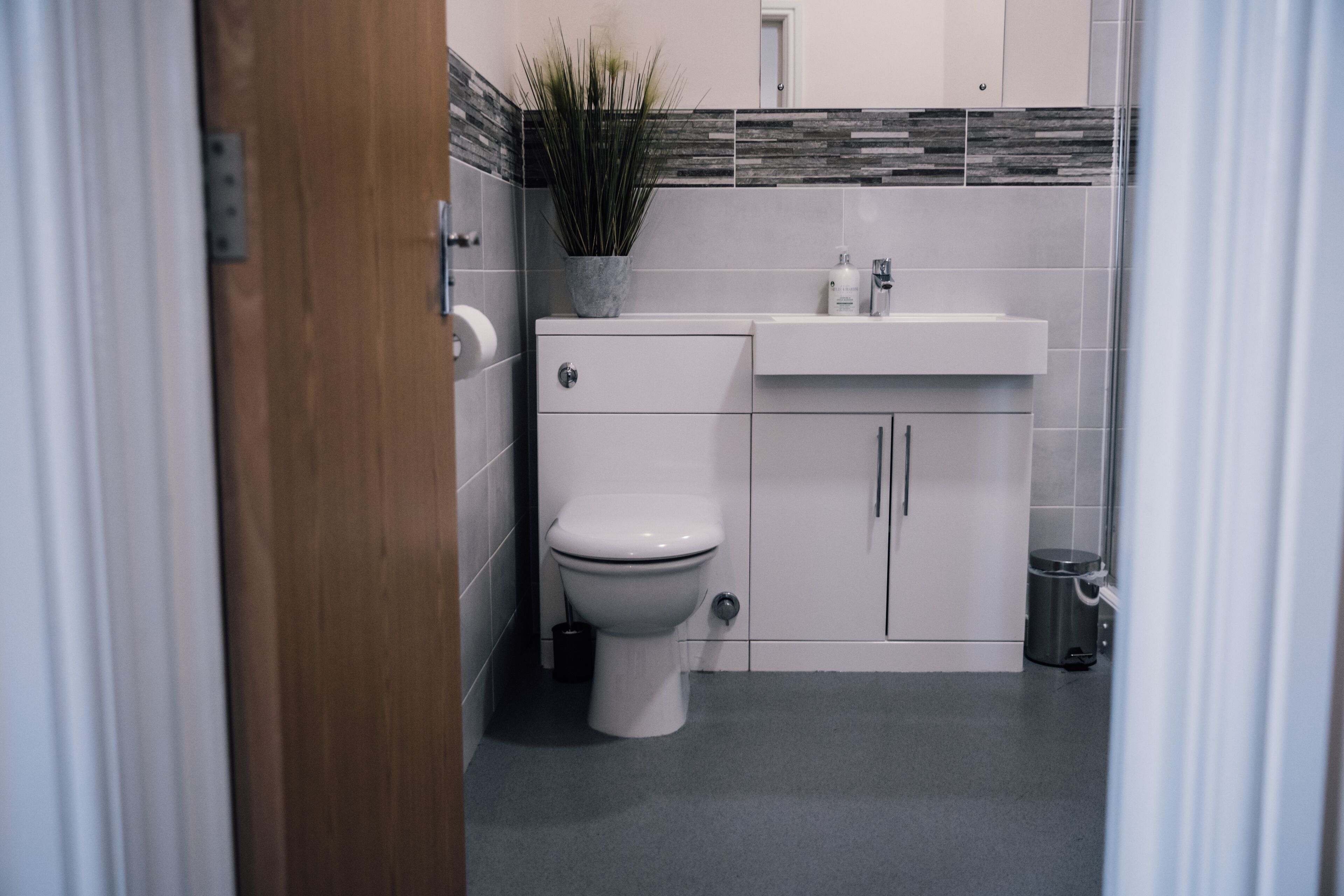 Luxury Stay- Garden View Bedroom