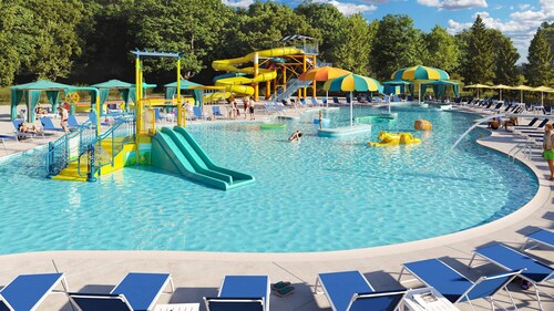 2BR Cottage (w/ Loft) by the Shenandoah River - Pet Friendly (V239)