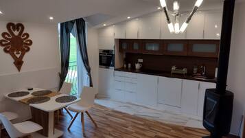 Apartment, Multiple Beds | Dining