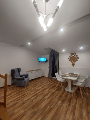 Apartamento, várias camas | Opções para refeição