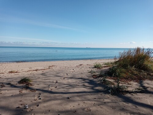 At Lake Huron Shore Sunrise View entire family Home with Beach