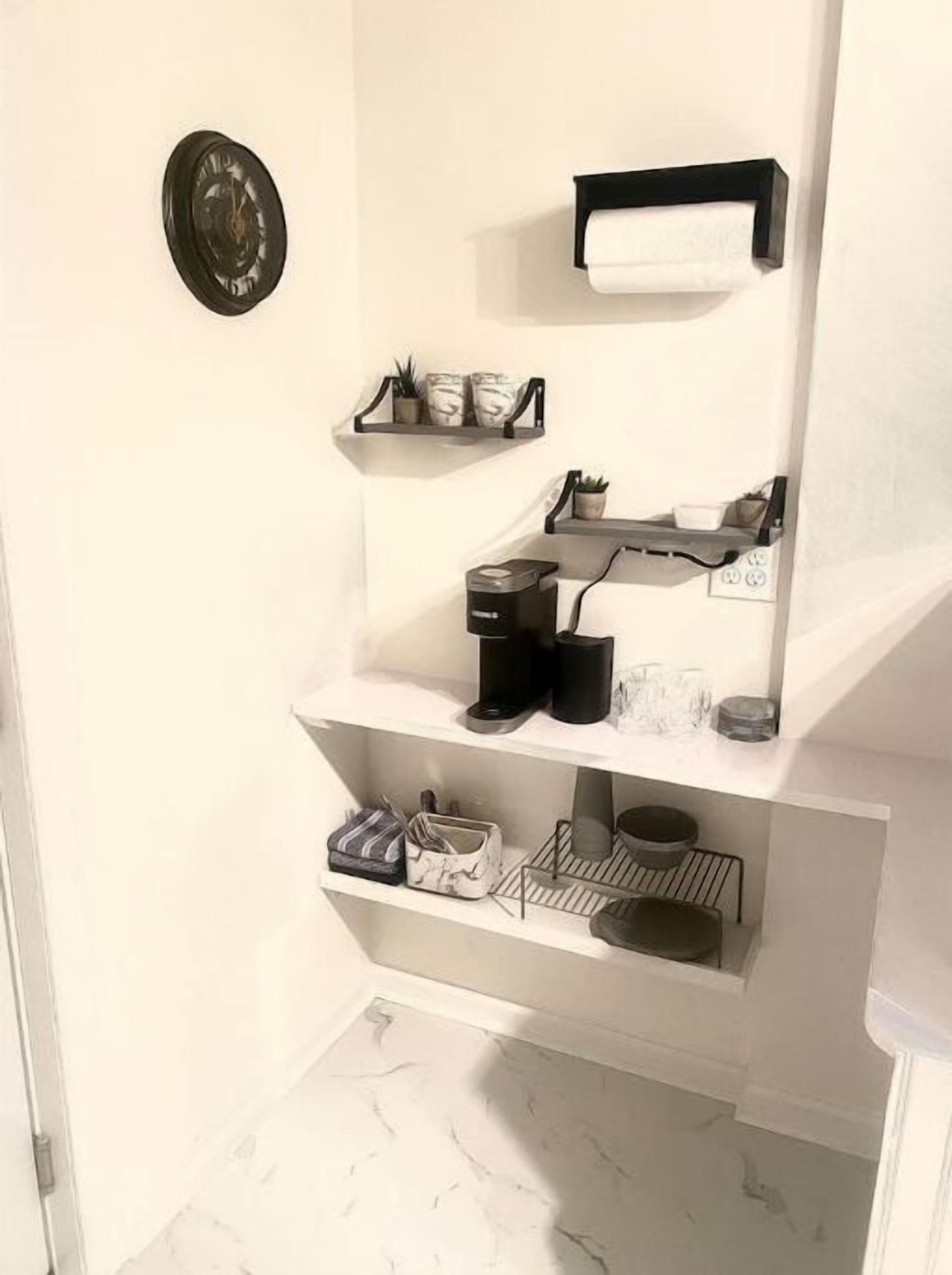 Charming Private Suite Close to Beach & Downtown