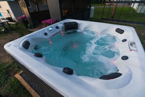 Bain à remous extérieur