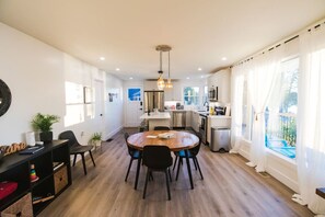 Fridge, stovetop, dishwasher, espresso maker - 2 Cottages Side-by-Side - Waterfront -Hot Tub-Pets (Gilmour)